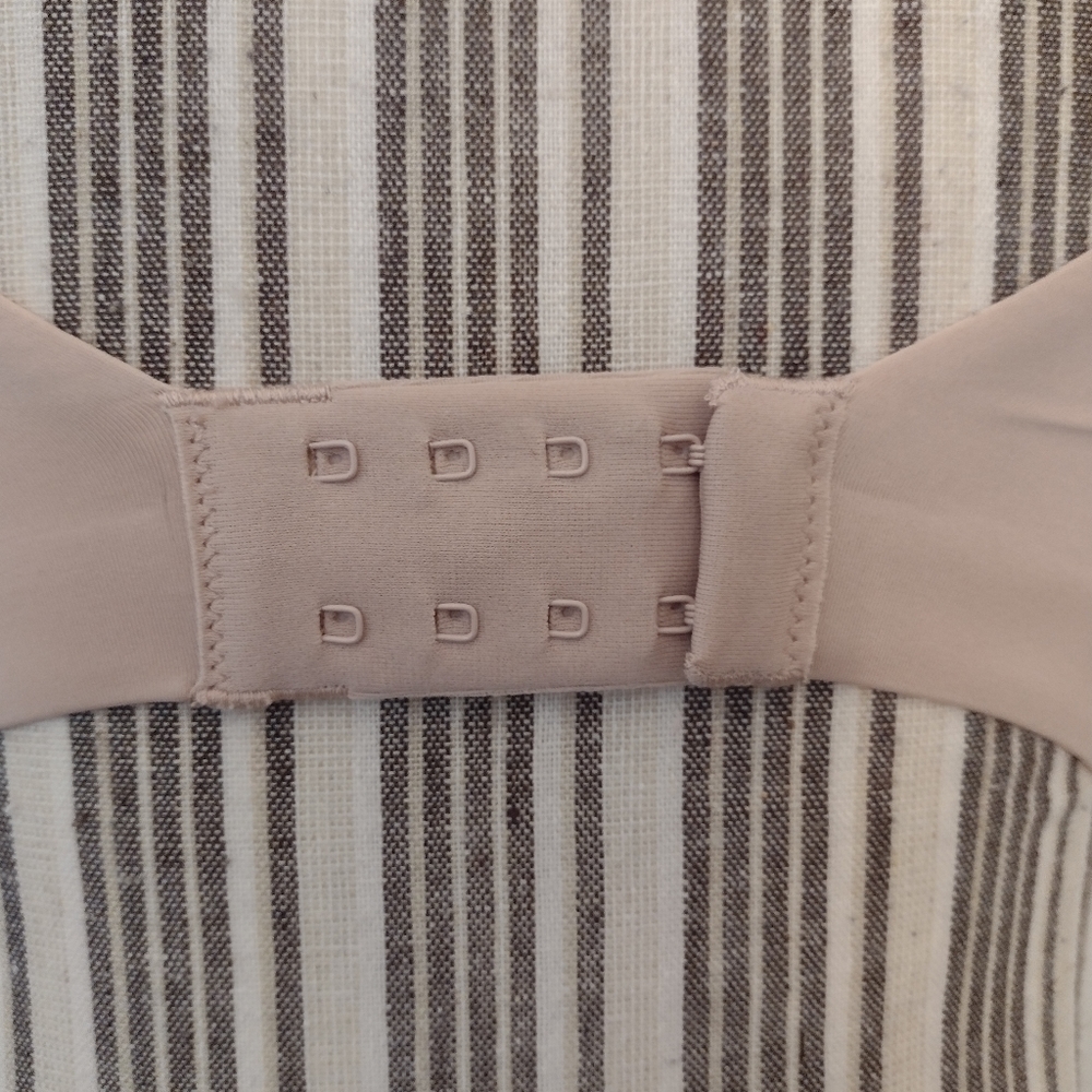 SOMA Nude Wireless Endless Luxe Adjustable Bralette Size S - Picture 9 of 11